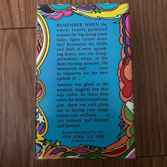 Avon Vibrant Retro Art Box - Picture 2 of 6